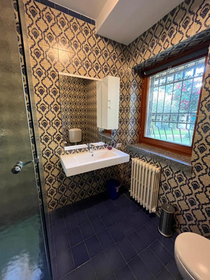 Bella Vita Guesthouse -Parcheggio Privato Interno Arona Exteriér fotografie
