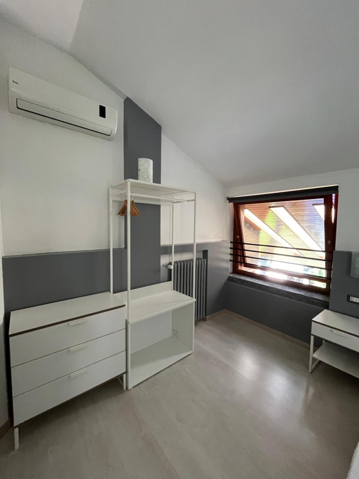 Bella Vita Guesthouse -Parcheggio Privato Interno Arona Exteriér fotografie