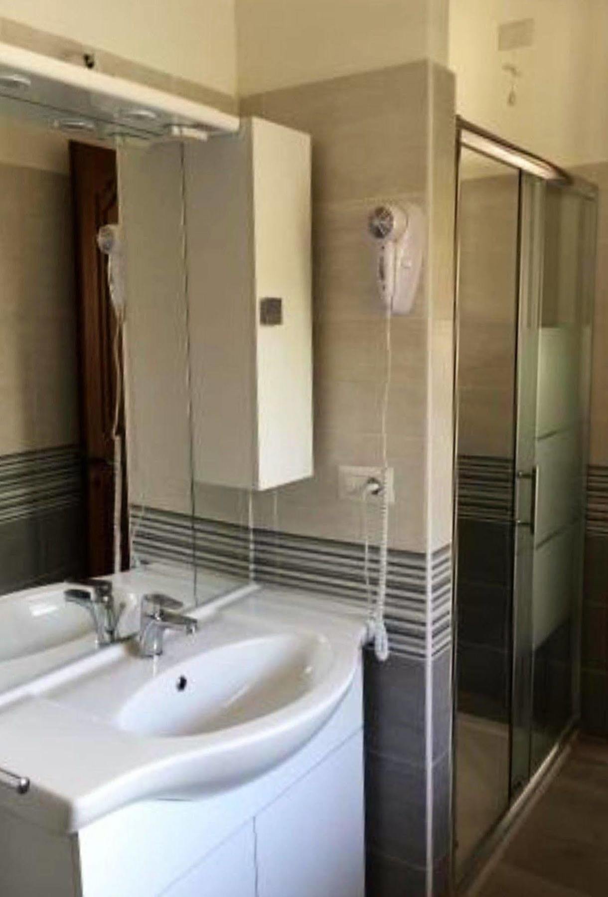 Bella Vita Guesthouse -Parcheggio Privato Interno Arona Exteriér fotografie