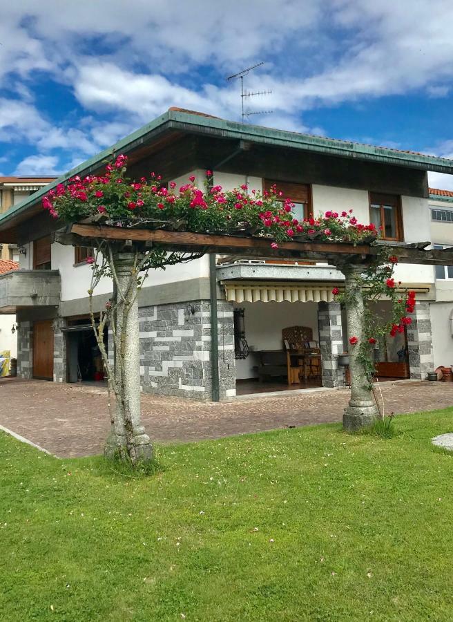 Bella Vita Guesthouse -Parcheggio Privato Interno Arona Exteriér fotografie